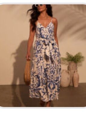 Vici Blue & White Printed V-Neck Spaghetti Strap Maxi Dress